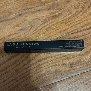💜2/$10 Bundle Deal💜 NWT Anastasia Beverly Hills Brow Wiz Taupe